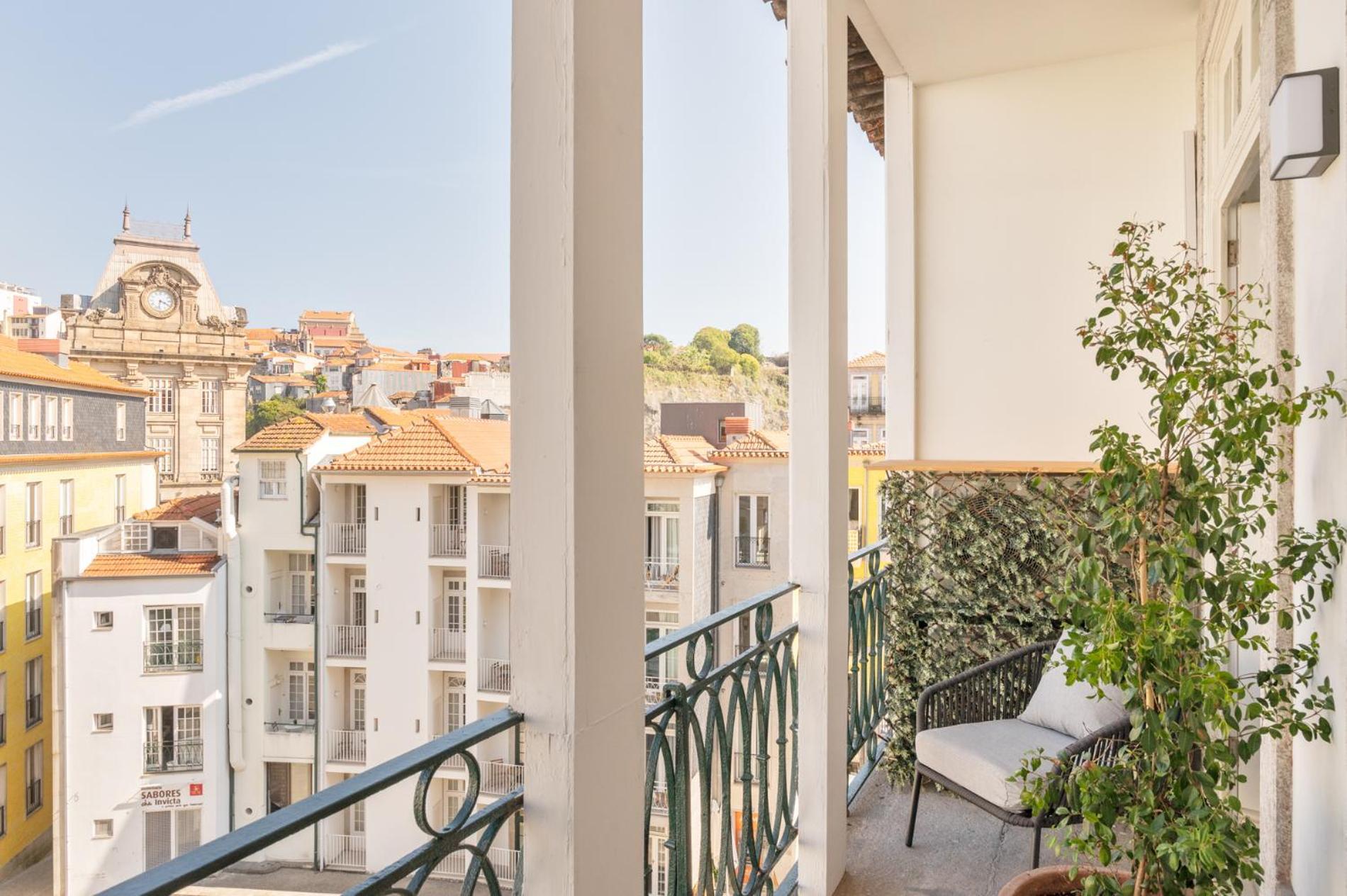 Historical Penthouse At Cardosas Block Apartment Porto Exterior photo